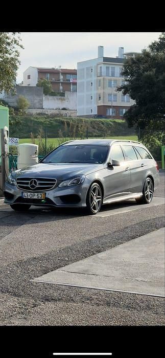 Usado 2014 Mercedes E300 Sedan | € 18.500 (Preço justo) - Imagem 1/4