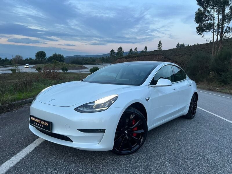 Branco Usado 2020 Tesla Model 3 Performance Sedan | € 36.500 - Imagem 1/4