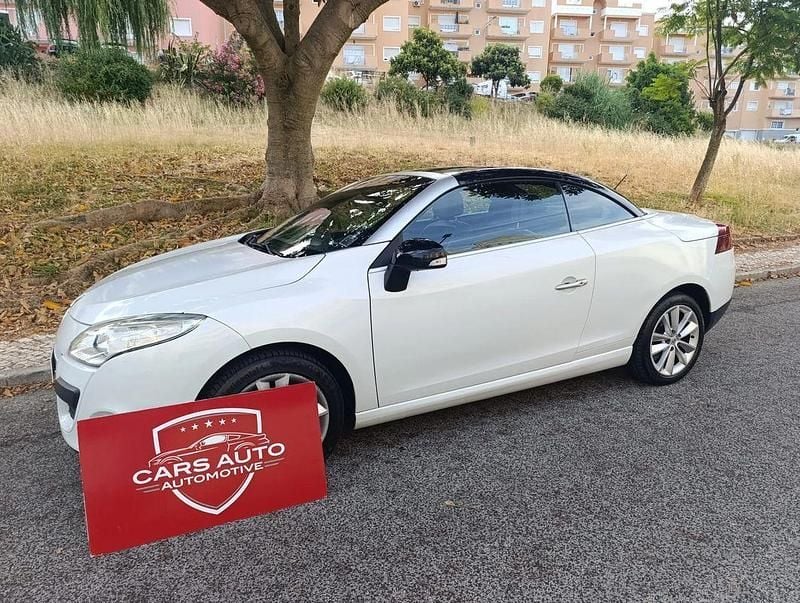 Branco Usado 2011 Renault Mégane Cabriolet Dynamique Cabrios | € 10.999 - Imagem 1/4