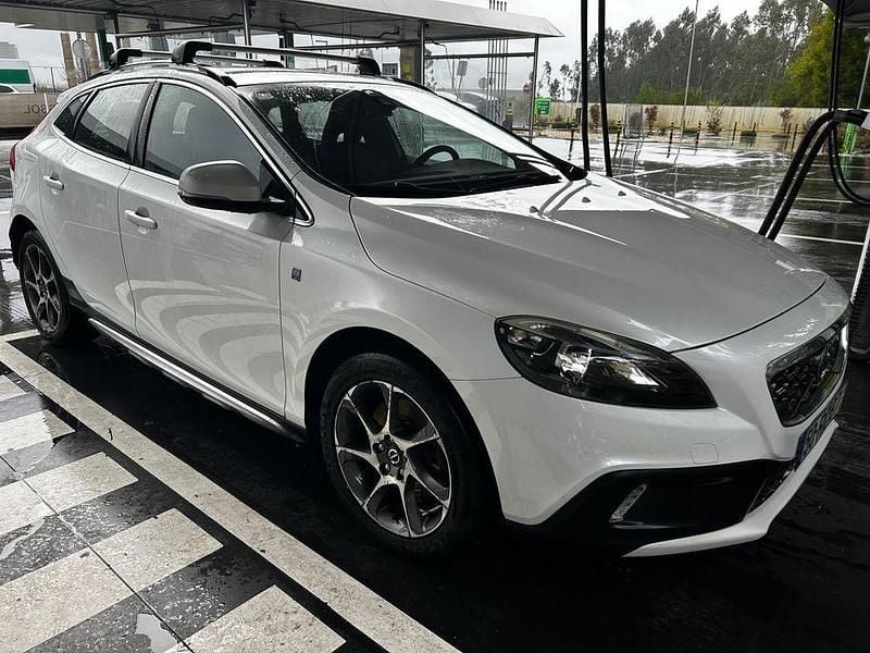 Usado 2016 Volvo V40 CC Carrinha | € 14.000 (Preço justo) - Imagem 1/4
