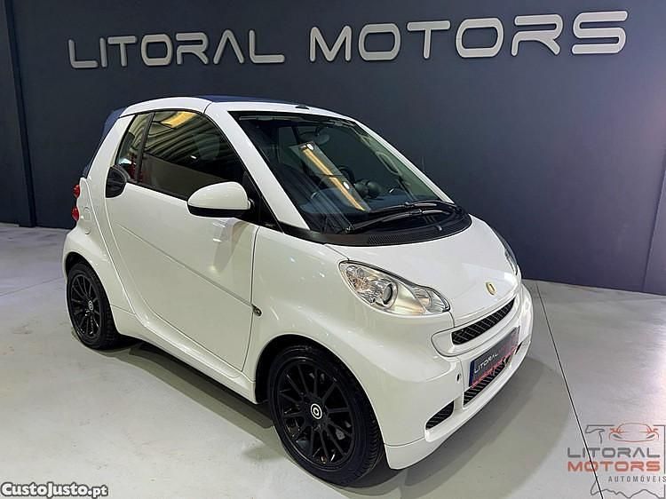 Branco Usado 2012 Smart ForTwo Coupé Passion Cabrios | € 6.900 (Preço justo) - Imagem 1/1