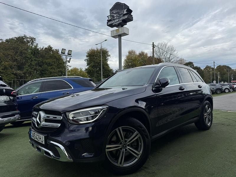 Azul Usado 2022 Mercedes GLC220 SUV | € 49.500 (Preço justo) - Imagem 1/4