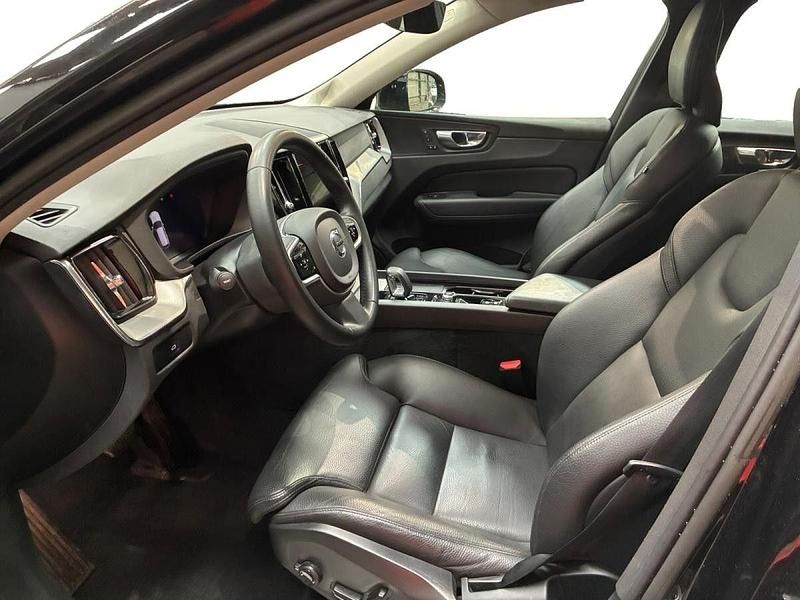 Usado Volvo XC60 Plus 197 HP (144 kW) 2022 Preto SUV