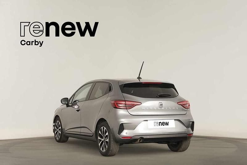 Usado Mitsubishi Colt Invite 91 HP (66 kW) 2024 Cinzento Citadino