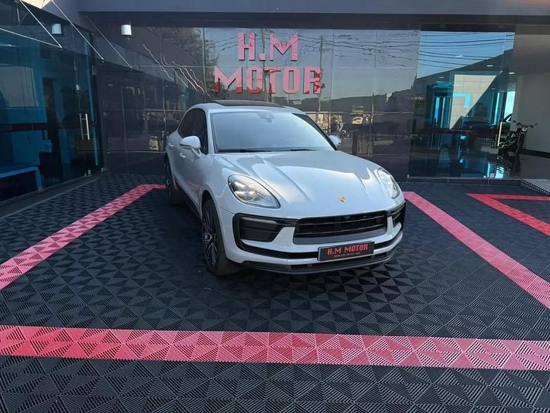 Cinzento Usado 2022 Porsche Macan SUV | € 85.000 (Caro) - Imagem 1/4