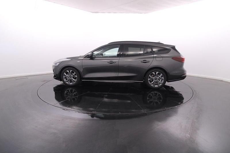 Usado Ford Focus 115 HP (84 kW) 2023 Cinzento Carrinha