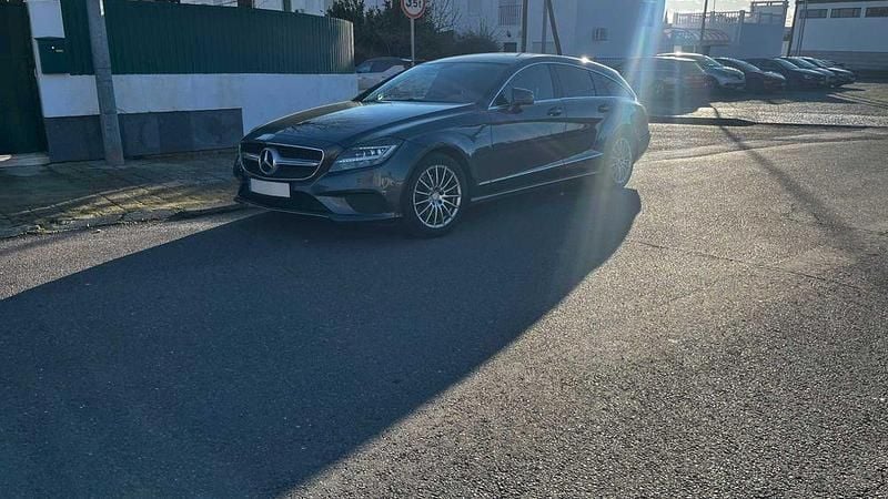 Usado 2015 Mercedes CLS220 Sedan | € 20.500 - Imagem 1/4