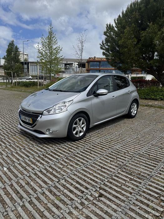 Usado 2013 Peugeot 208 Citadino | € 7.650 (Preço justo) - Imagem 1/4