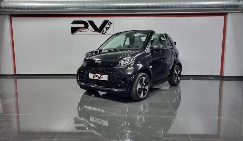 Usado Smart ForTwo Electric Drive Passion 60 kW (82 HP) 2021 Preto Cabrios