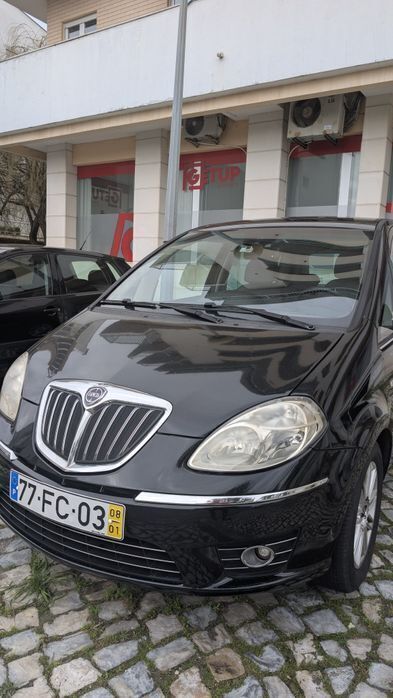 Preto Usado 2008 Lancia Musa Monovolume | € 3.900 - Imagem 1/4