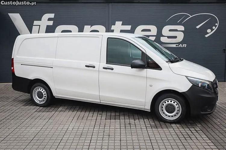 Branco Usado 2019 Mercedes Vito | € 17.880 (Super Preço) - Imagem 1/1
