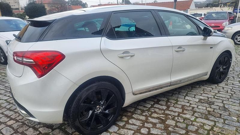 Usado Citroën DS5 Sport Chic 163 HP (119 kW) 2013 Branco Citadino