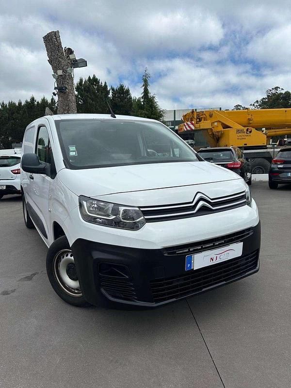Branco Usado 2019 Citroën Berlingo Monovolume | € 13.500 (Preço justo) - Imagem 1/4