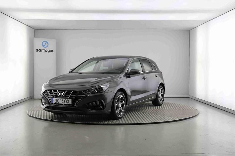 Cinzento Usado 2023 Hyundai i30 Style Citadino | € 20.850 (Bom preço) - Imagem 1/4