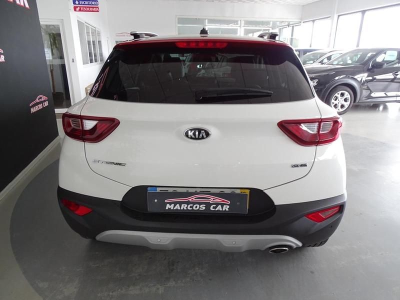 Usado Kia Stonic EX 110 HP (80 kW) 2018 Branco SUV