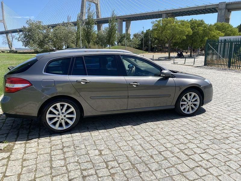 Usado 2009 Renault Laguna III Sedan | € 9.500 - Imagem 1/4