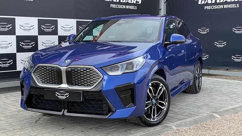 Azul Usado 2024 BMW iX SUV | € 50.900 (Caro) - Imagem 1/4