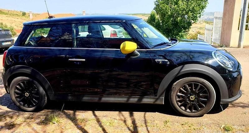 Preto Usado 2021 Mini Cooper SE Hatch Citadino | € 16.000 (Bom preço) - Imagem 1/4