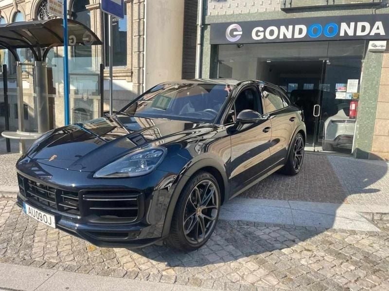 Azul Usado 2022 Porsche Cayenne Turbo GT SUV | € 199.900 - Imagem 1/4