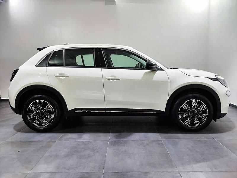 Novo Fiat 600 145 HP (106 kW) 2025 Branco SUV