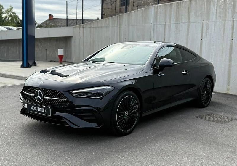 Preto Novo 2025 Mercedes CLE300 Coupé | € 65.750 - Imagem 1/4