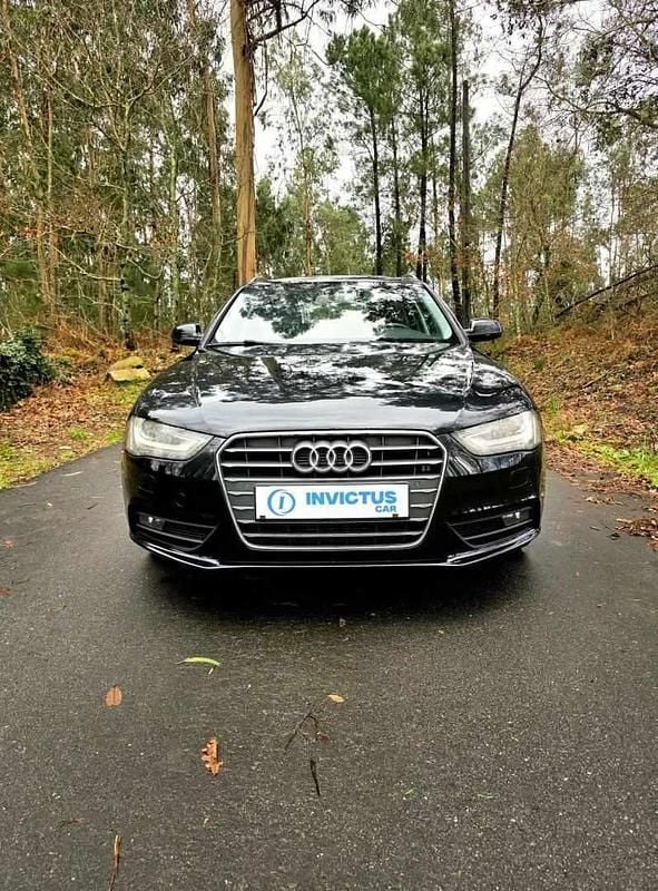 Usado Audi A4 Business 143 HP (105 kW) 2013 Preto Carrinha