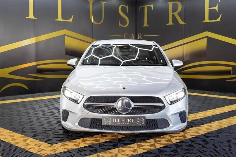 Usado Mercedes A180 Progressive 116 HP (85 kW) 2020 Cinza Sedan