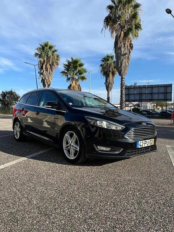 Usado Ford Focus 120 HP (88 kW) 2015 Preto Sedan