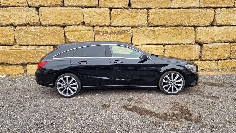 Usado Mercedes CLA200 Shooting Brake 136 HP (100 kW) 2016 Preto Carrinha