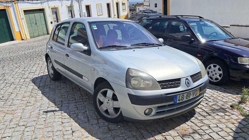 Usado 2003 Renault Clio II Sedan | € 2.250 (Preço justo) - Imagem 1/4