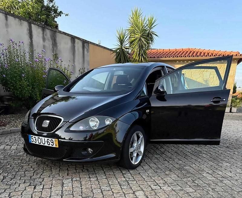 Preto Usado 2007 Seat Altea Sport Monovolume | € 6.950 (Preço justo) - Imagem 1/4