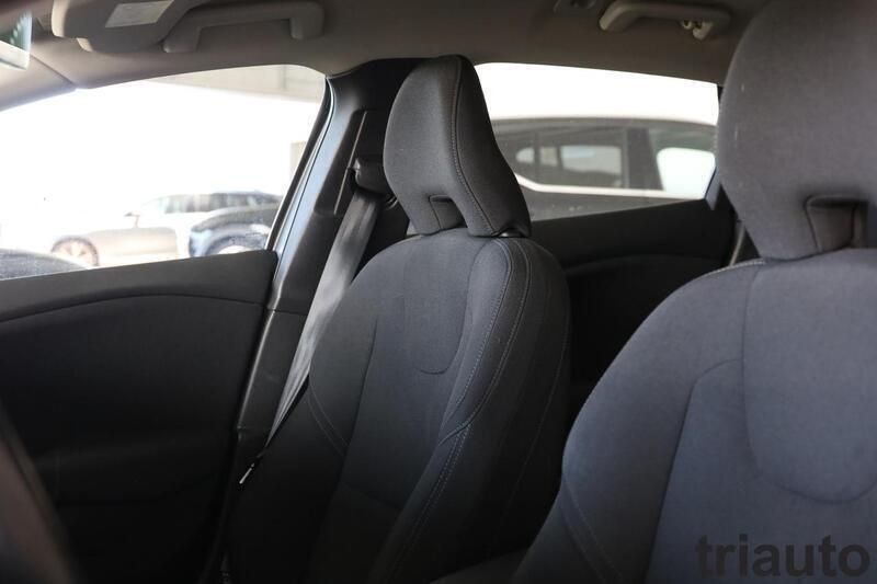 Usado Volvo V40 Kinetic 120 HP (88 kW) 2017 Preto Carrinha