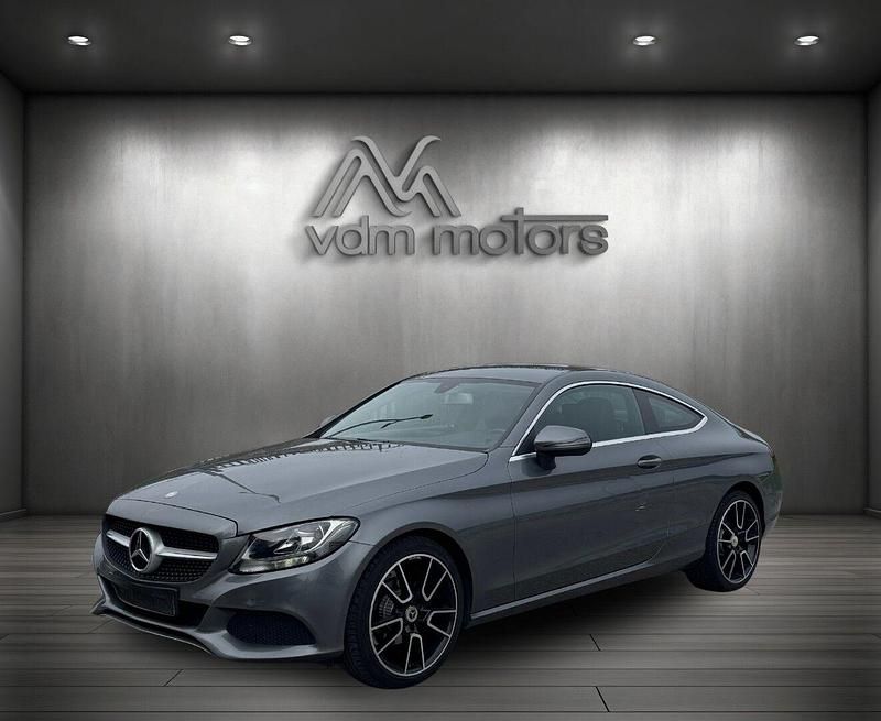 Cinza Usado 2016 Mercedes C180 Coupé | € 22.500 (Preço justo) - Imagem 1/4