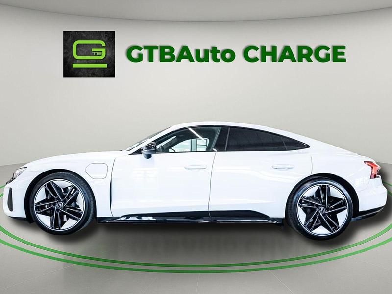 Branco Usado 2023 Audi e-tron GT quattro Ambiente Sedan | € 76.000 - Imagem 1/4