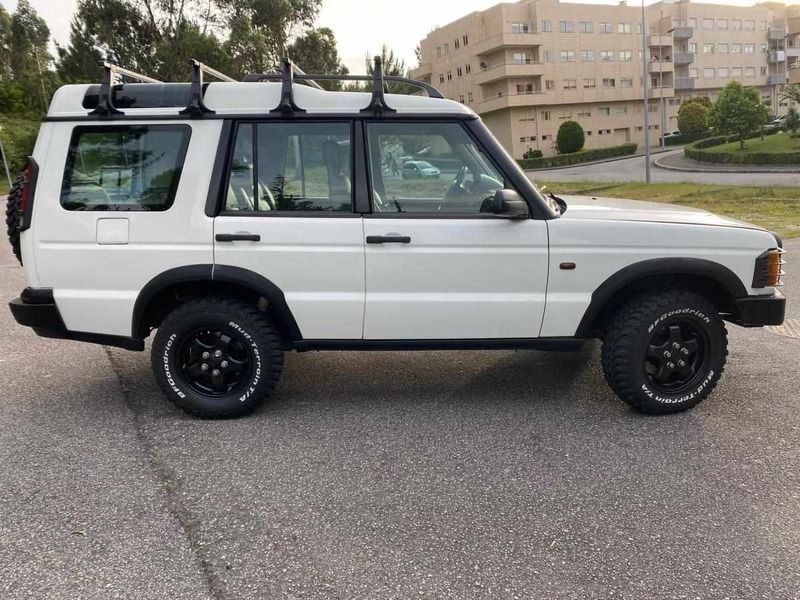 Branco Usado 1999 Land Rover Discovery 2 SUV | € 21.700 - Imagem 1/4