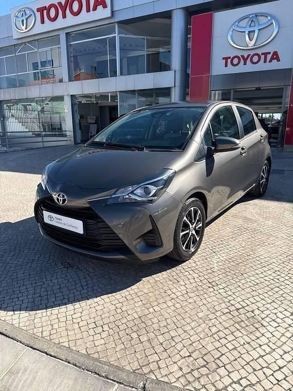 Cinza Usado 2020 Toyota Yaris Comfort | € 15.750 (Preço justo) - Imagem 1/3
