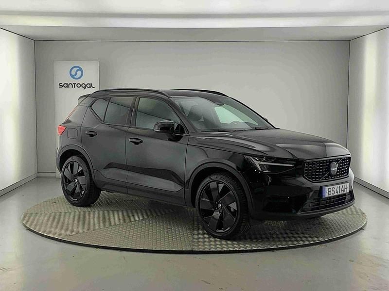 Usado Volvo XC40 163 HP (119 kW) 2025 Preto SUV