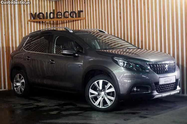 Usado Peugeot 2008 130 HP (95 kW) 2019 Branco SUV