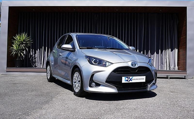 Cinza Usado 2021 Toyota Yaris Hybrid Comfort | € 19.990 (Bom preço) - Imagem 1/4