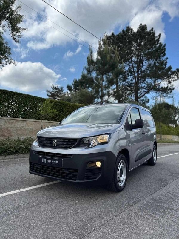 Cinza Usado 2020 Peugeot Partner Monovolume | € 15.900 (Caro) - Imagem 1/4