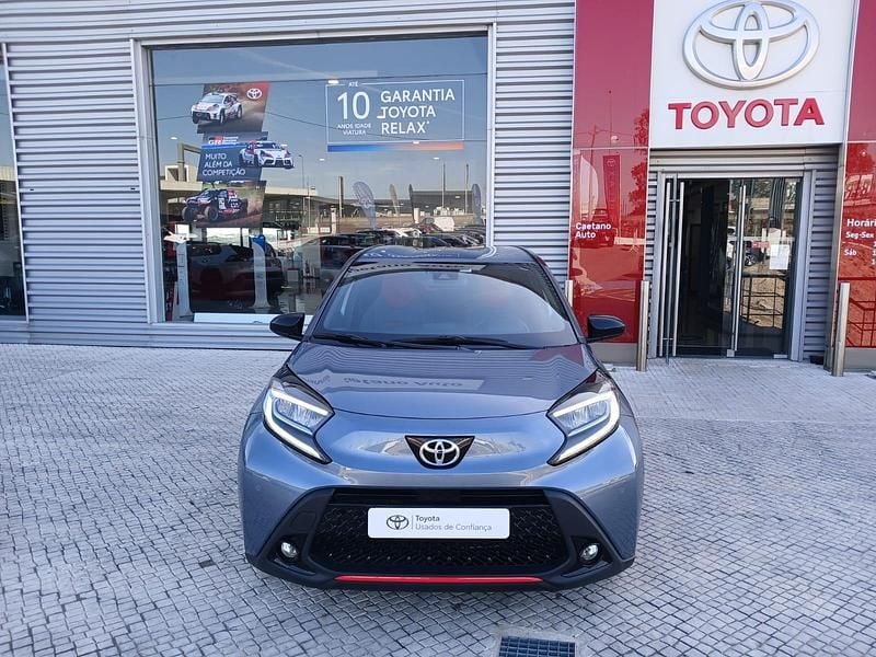 Cinza (pintura metalizada) Usado 2024 Toyota Aygo Citadino | € 19.900 (Preço justo) - Imagem 1/4