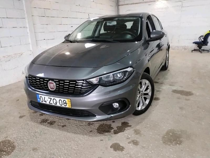 Cinzento Usado 2019 Fiat Tipo | € 8.980 (Preço justo) - Imagem 1/4