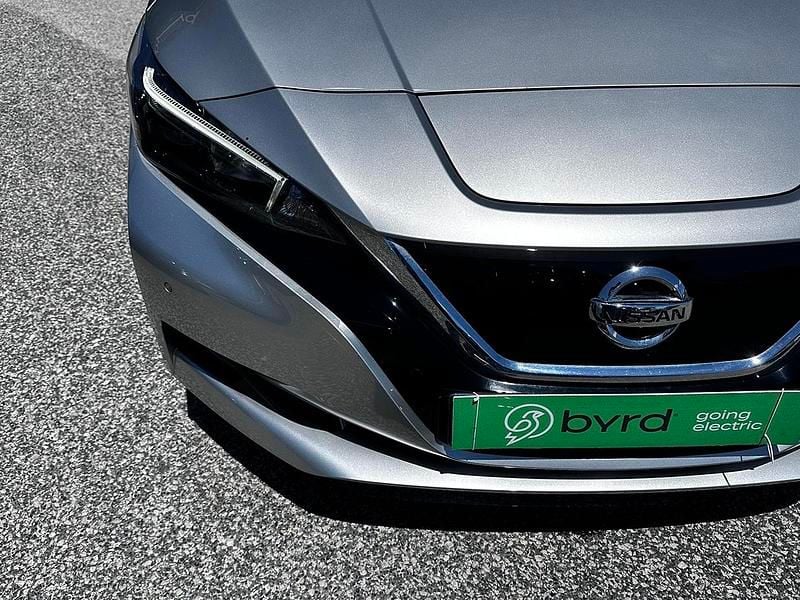 Usado Nissan Leaf Acenta 158 kW (215 HP) 2019 Branco pérola Citadino