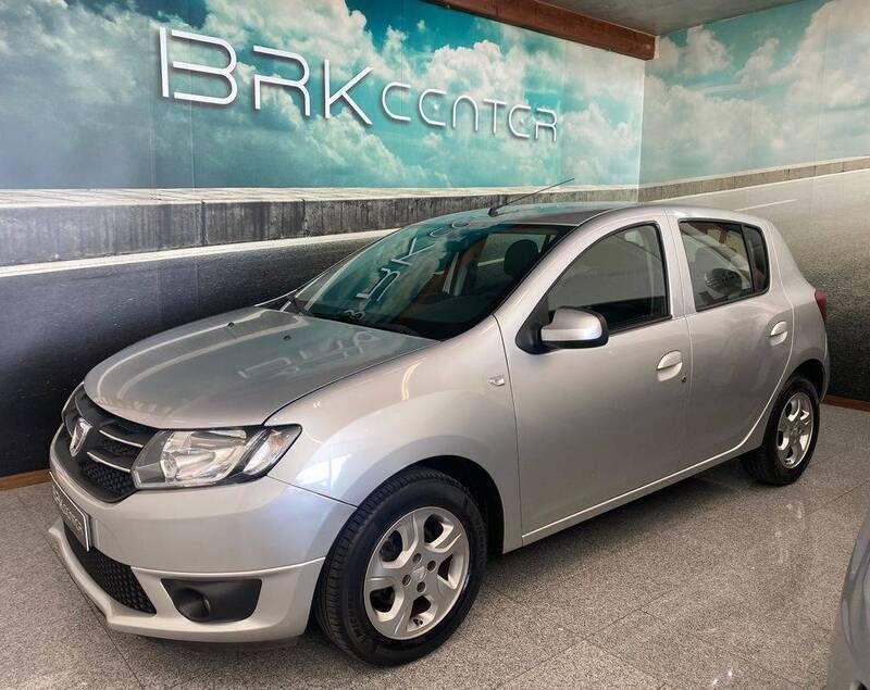 Cinzento Usado 2017 Dacia Sandero Citadino | € 8.990 (Preço justo) - Imagem 1/4