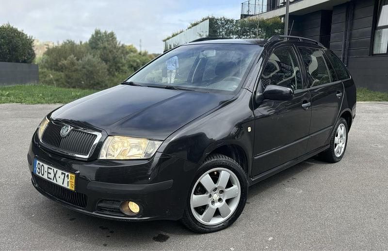 Usado 2007 Skoda Fabia Sedan | € 3.250 (Caro) - Imagem 1/4