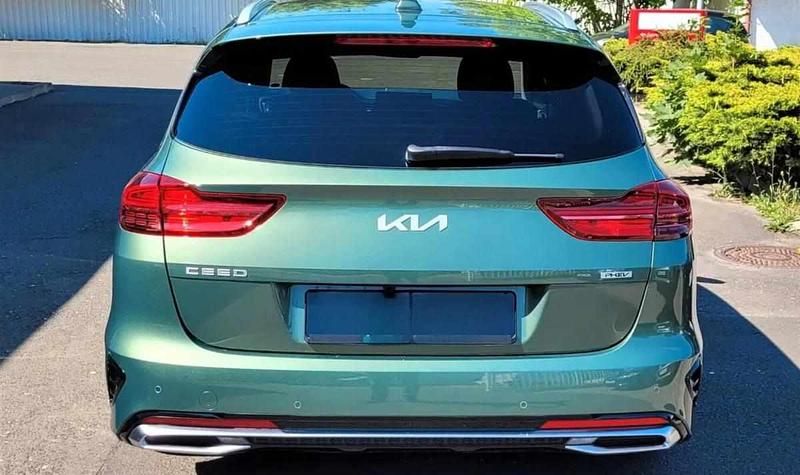 Usado Kia Ceed Sportswagon 136 HP (100 kW) 2023 Preto Carrinha