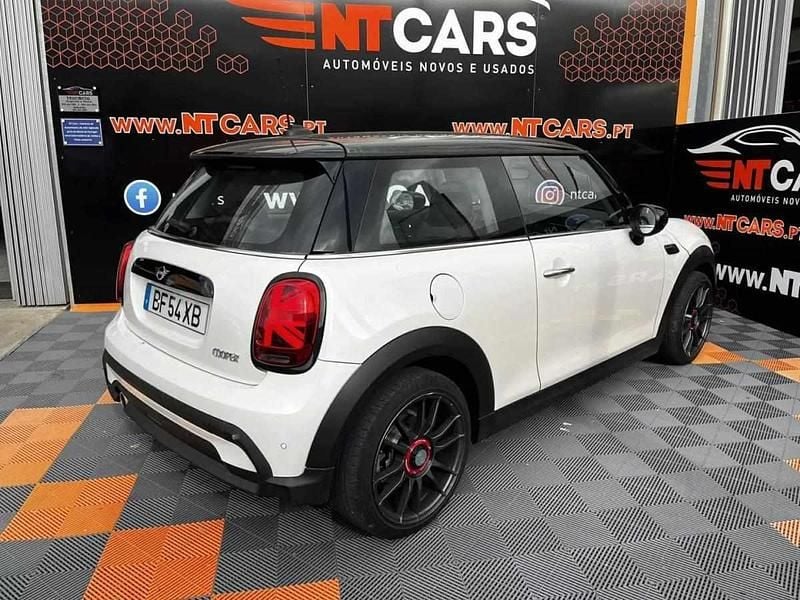 Usado Mini Cooper Premium 136 HP (100 kW) 2023 Branco Citadino