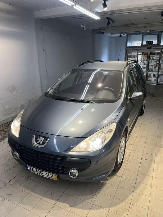 Usado 2006 Peugeot 307 Sedan | € 3.200 (Preço justo) - Imagem 1/4