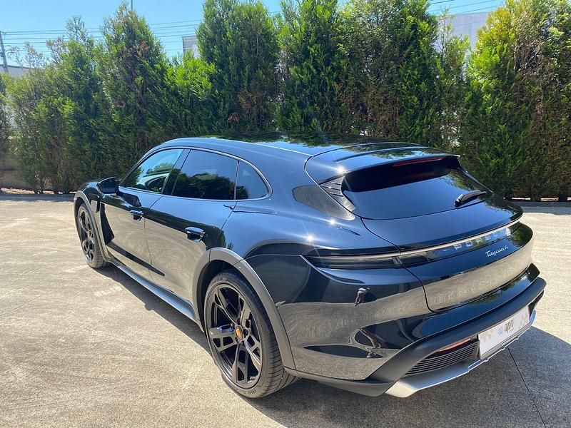 Usado Porsche Taycan 350 kW (476 HP) 2022 Preto Sedan