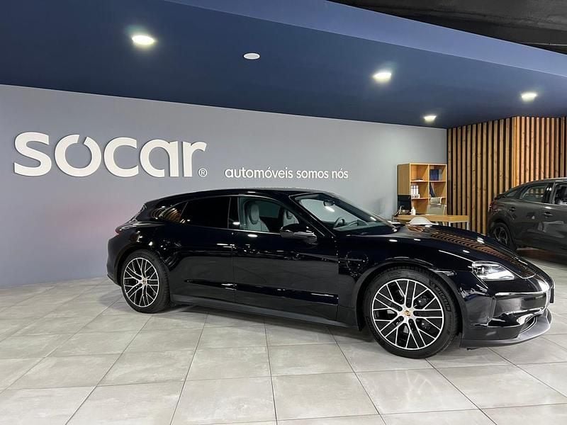 Preto Usado 2025 Porsche Taycan Sedan | € 122.000 - Imagem 1/4